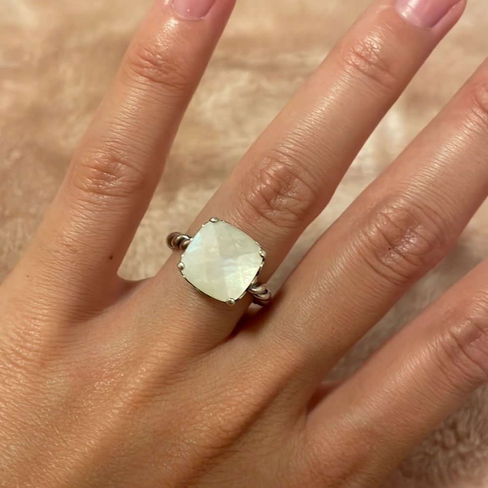 Mother of Pearl Sincerity Ring